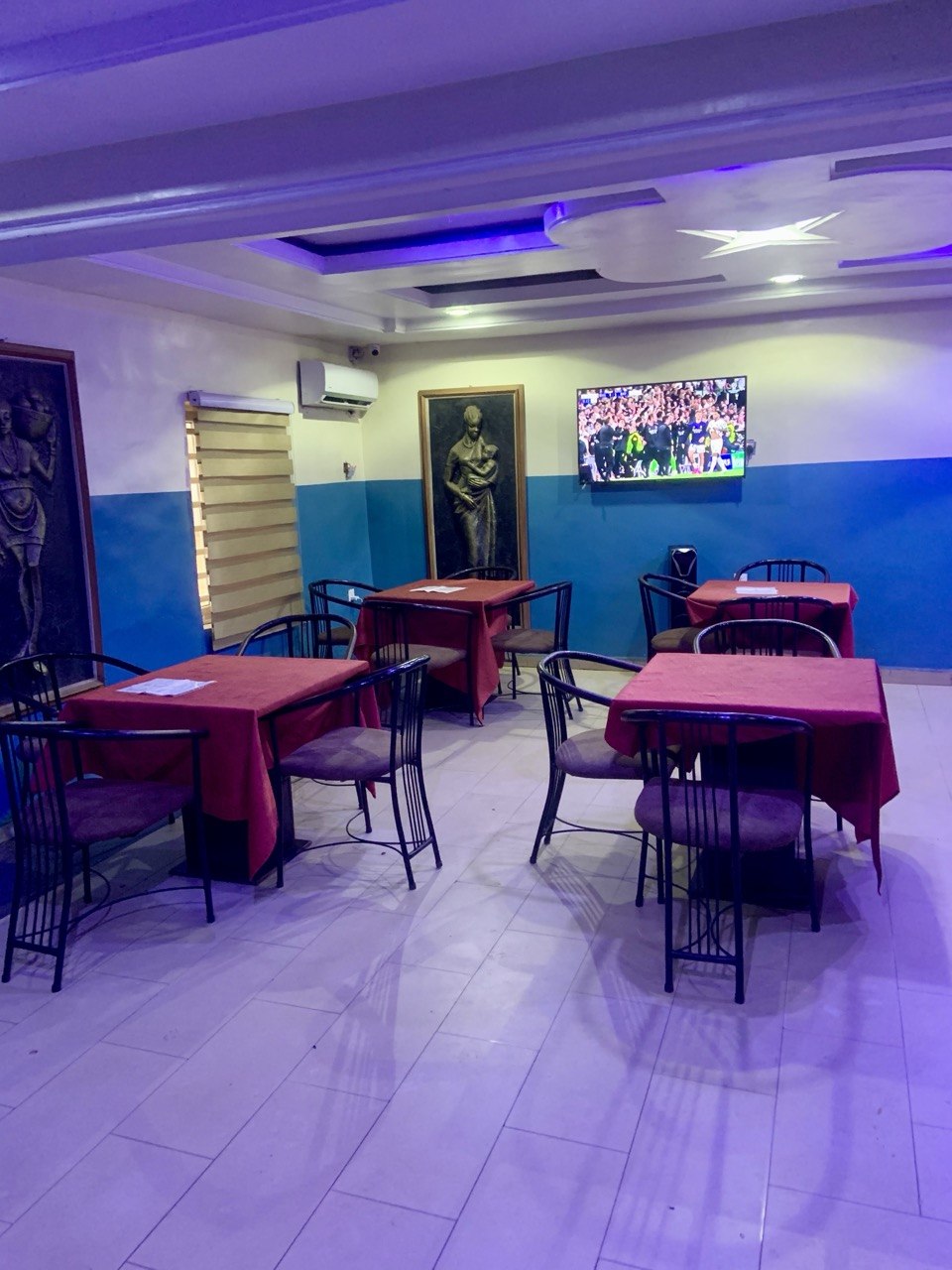 Fine dining restaurant and continental meals