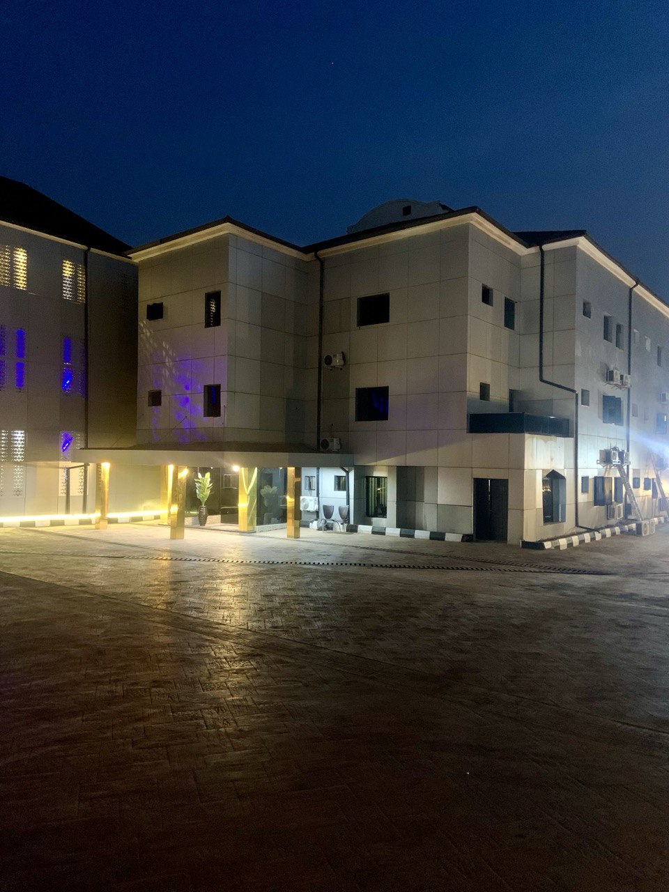 Asabana Hotel Enugu exterior and serene luxury setting